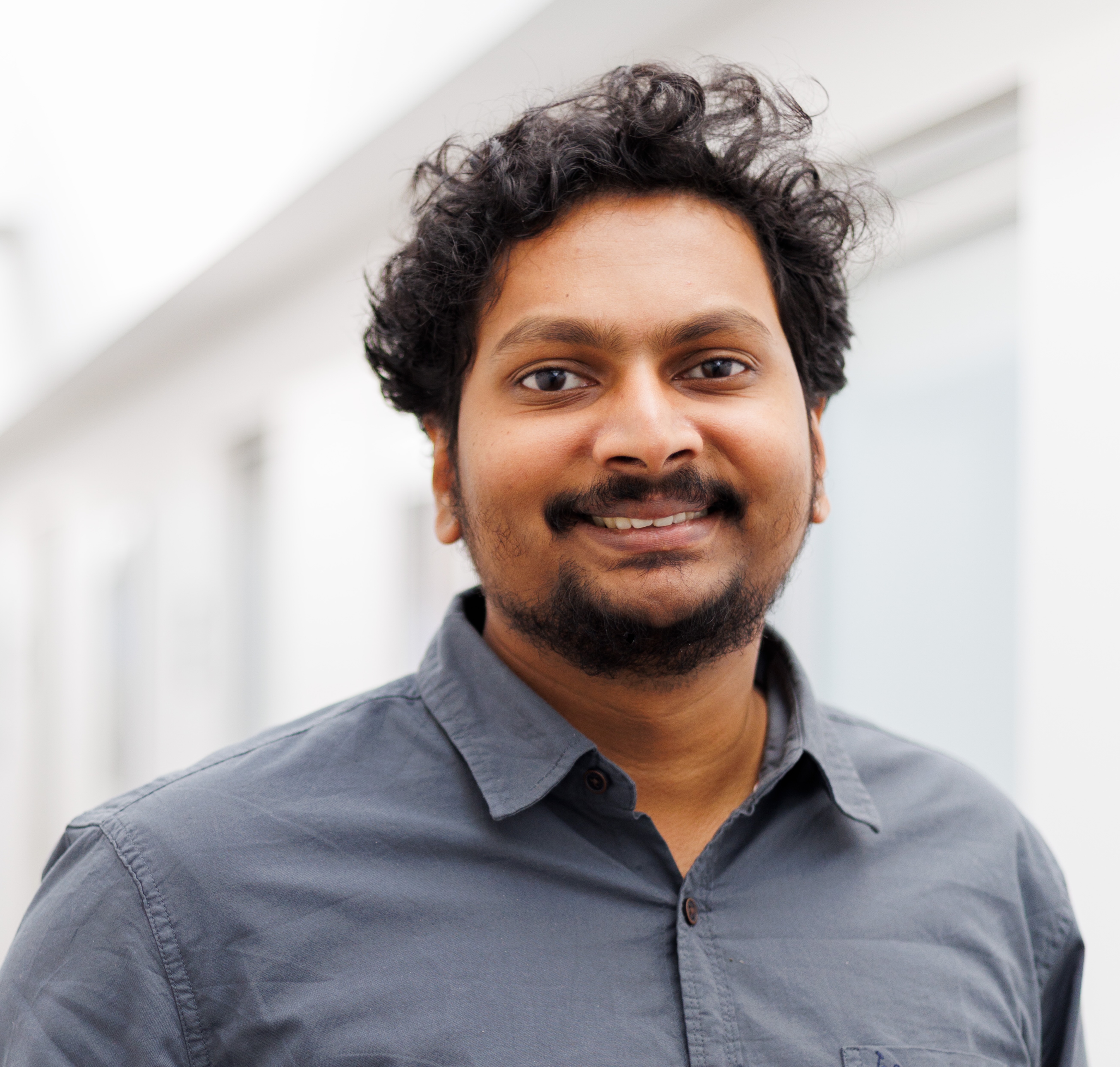 Navigation bar avatar